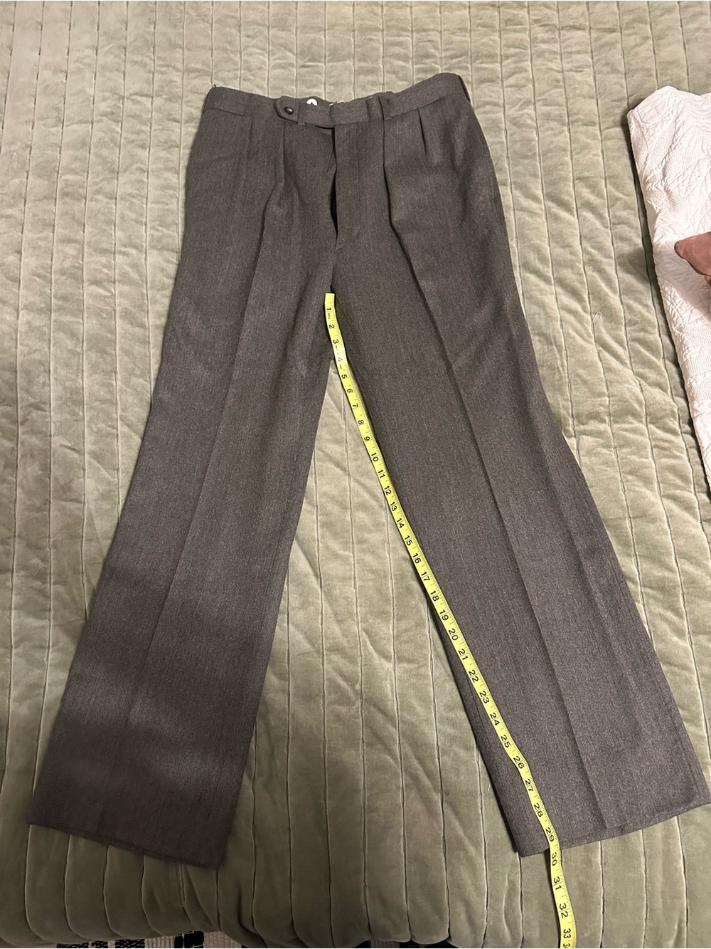 Men's Gray Pleated Dress Pants - Classic Tailored Fit in 100% Pure Virgin Wool